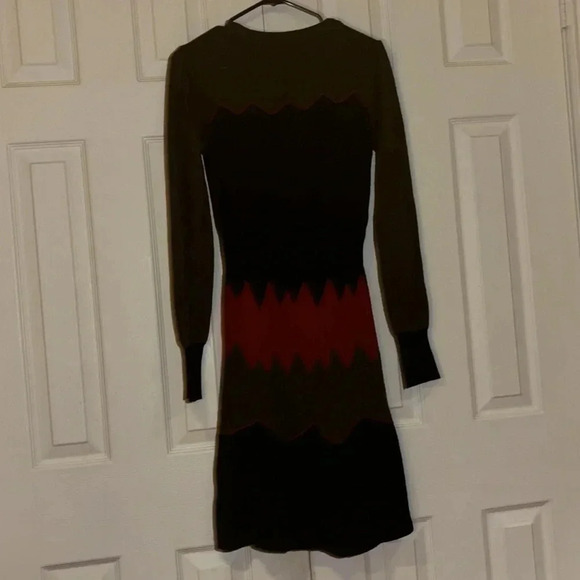 HP🎉Thyme Maternity color block scalloped Sweater Dress Sz L - Picture 10 of 11